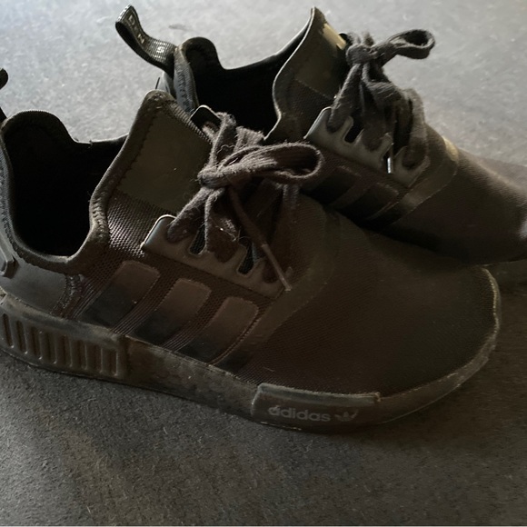 Adidas Originals NMD R1 J Black FW0397 Size 5 - Picture 5 of 5